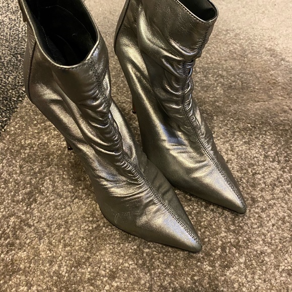 Shoes - Picture 3 of 4